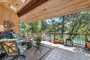 375 Acorn Dr, Roseburg, OR 97470 - Photo 10