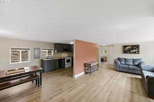 1707 Grant St, North Bend, OR 97459 - Photo 6
