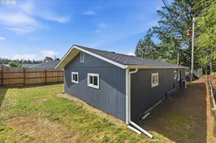 1707 Grant St, North Bend, OR 97459 - Photo 24