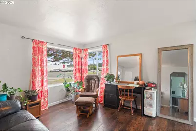 993 Salmon Ave, Coos Bay, OR 97420 - Photo 14