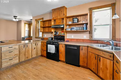 50251 Bennett Ln, Medical Springs, OR 97814 - Photo 10