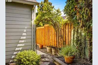 8595 SW 165th Ave, Beaverton, OR 97007 - Photo 46