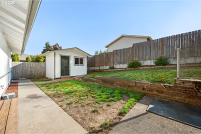 421 S 70th Pl, Springfield, OR 97478 - Photo 28