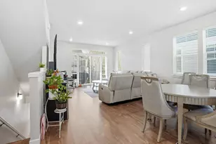 3382 SE Brookwood Ave, Hillsboro, OR 97123 - Photo 4