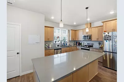 3382 SE Brookwood Ave, Hillsboro, OR 97123 - Photo 8