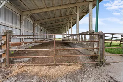 53767 E Honeyman Rd, Scappoose, OR 97056 - Photo 36
