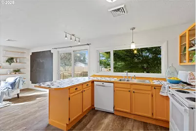 665 SE Indian Trail Ave, Depoe Bay, OR 97341 - Photo 10