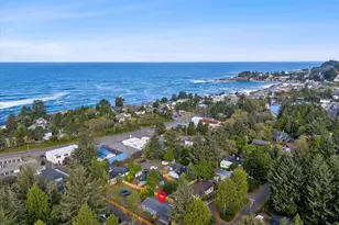 665 SE Indian Trl Ave, Depoe Bay, OR 97341 - Photo 4