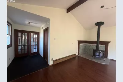 573 S 12th St, Coos Bay, OR 97420 - Photo 4