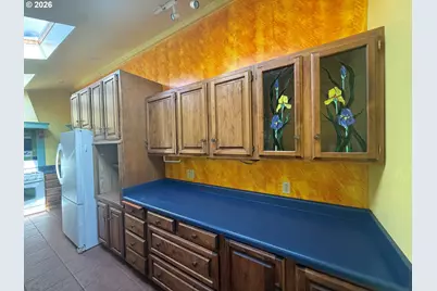 573 S 12th St, Coos Bay, OR 97420 - Photo 6