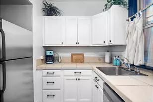 2109 NW Irving St, Portland, OR 97210 - Photo 10