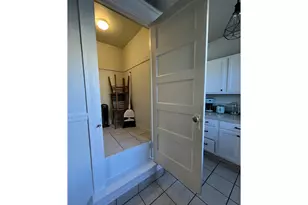 2109 NW Irving St, Portland, OR 97210 - Photo 10