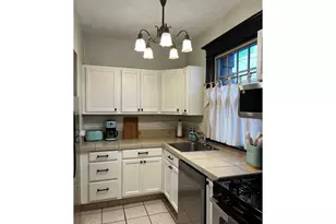 2109 NW Irving St, Portland, OR 97210 - Photo 8