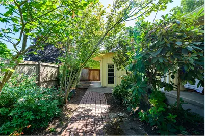 783 Howard Ave, Eugene, OR 97404 - Photo 4