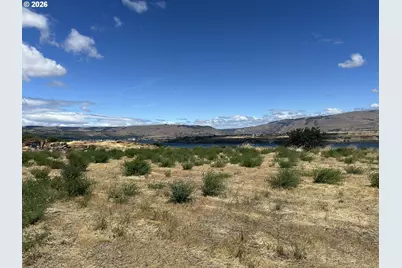 E 9th, The Dalles, OR 97058 - Photo 4