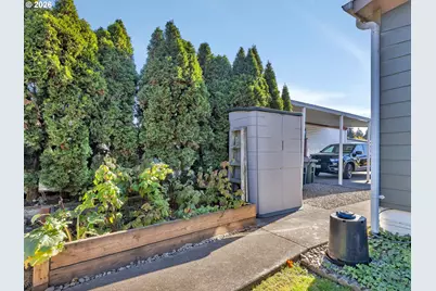 8220 SE Iris St, Milwaukie, OR 97267 - Photo 24
