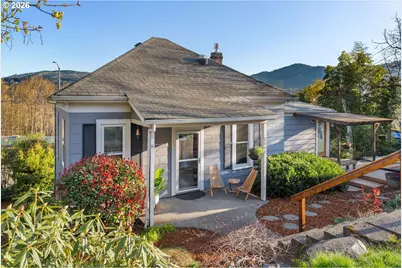 210 E Sherman Ave, Hood River, OR 97031 - Photo 22