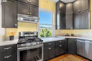 210 E Sherman Ave, Hood River, OR 97031 - Photo 16