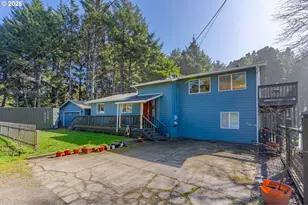 126 SE 145th Dr, South Beach, OR 97366 - Photo 2
