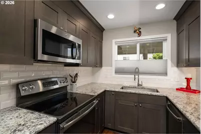 541 N Hayden Bay Dr, Portland, OR 97217 - Photo 8