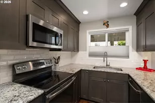 541 N Hayden Bay Dr, Portland, OR 97217 - Photo 8