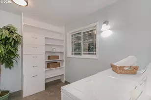 2984 Floral Hill Dr, Eugene, OR 97403 - Photo 16