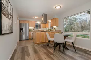 2984 Floral Hill Dr, Eugene, OR 97403 - Photo 6