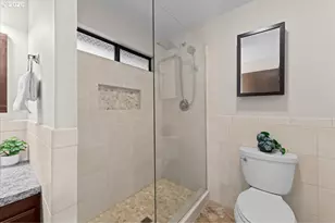 23520 NE Holladay Pl, Wood Village, OR 97060 - Photo 24