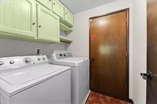 23520 NE Holladay Pl, Wood Village, OR 97060 - Photo 32
