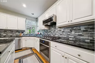 31375 SW Kensington Dr, Wilsonville, OR 97070 - Photo 10