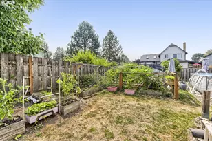 429 SW Birdsdale Dr, Gresham, OR 97080 - Photo 26