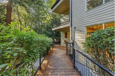 3921 SW Sweetbriar Dr, Portland, OR 97221 - Photo 46