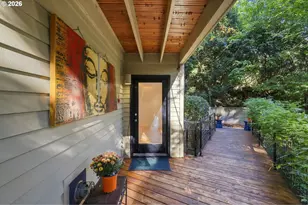 3921 SW Sweetbriar Dr, Portland, OR 97221 - Photo 4
