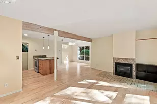 3921 SW Sweetbriar Dr, Portland, OR 97221 - Photo 10