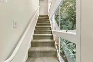 3921 SW Sweetbriar Dr, Portland, OR 97221 - Photo 18