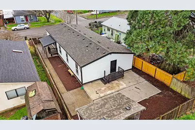 241 NW Wade St, Estacada, OR 97023 - Photo 4