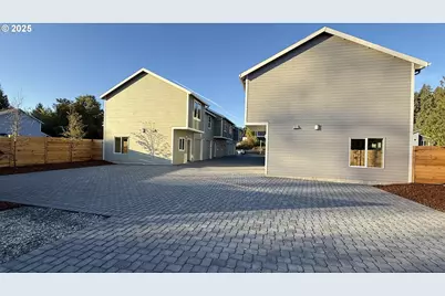 14364 SE Knight St, Portland, OR 97236 - Photo 8