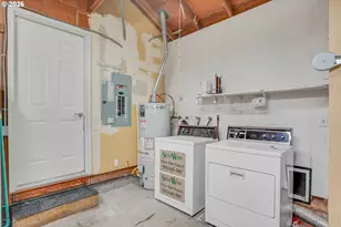 18601 SE Clinton St, Gresham, OR 97030 - Photo 30