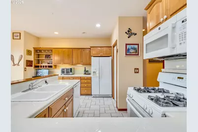 1720 Cooper St, Seaside, OR 97138 - Photo 16