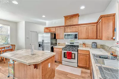 2278 SE 171st Ave, Portland, OR 97233 - Photo 8