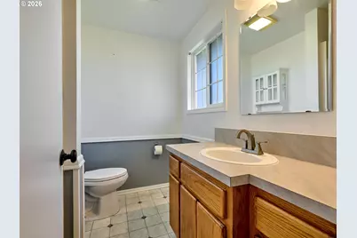 710 NW 11th St, McMinnville, OR 97128 - Photo 8