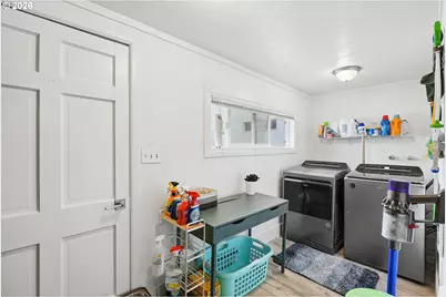 3030 SW Pendleton Ct, Portland, OR 97239 - Photo 12
