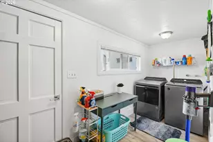3030 SW Pendleton Ct, Portland, OR 97239 - Photo 12