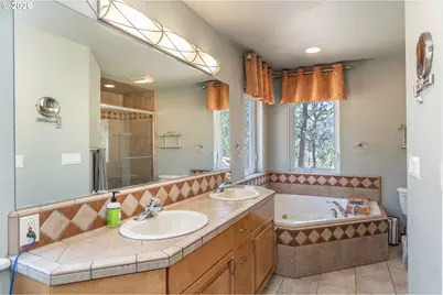 1265 Evergreen Ridge Rd, Riddle, OR 97469 - Photo 20