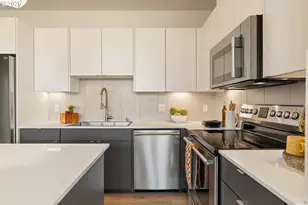 425 NE Bryant St, Portland, OR 97211 - Photo 8