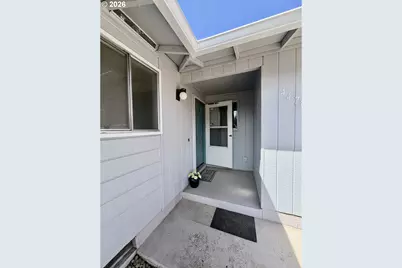 4478 Hilton Dr, Eugene, OR 97402 - Photo 8