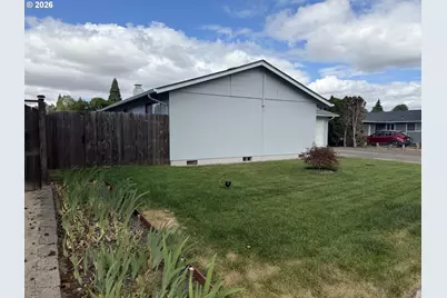 4478 Hilton Dr, Eugene, OR 97402 - Photo 4