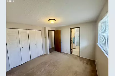 4478 Hilton Dr, Eugene, OR 97402 - Photo 32