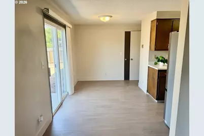 4478 Hilton Dr, Eugene, OR 97402 - Photo 14