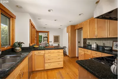 3411 NW Thurman St, Portland, OR 97210 - Photo 14